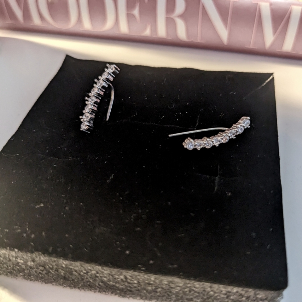 2 pairs of Ear Cuffs Hoop Climber